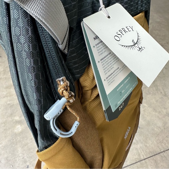 Osprey Nebula Backpack 32L Green Brindle Brown Outdoor Commuter Laptop NEW - Picture 9 of 13